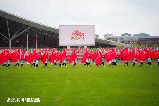 作品曾经获得过多项欧美文学奖，她本人也被英国皇室授予了两个爵士勋位。